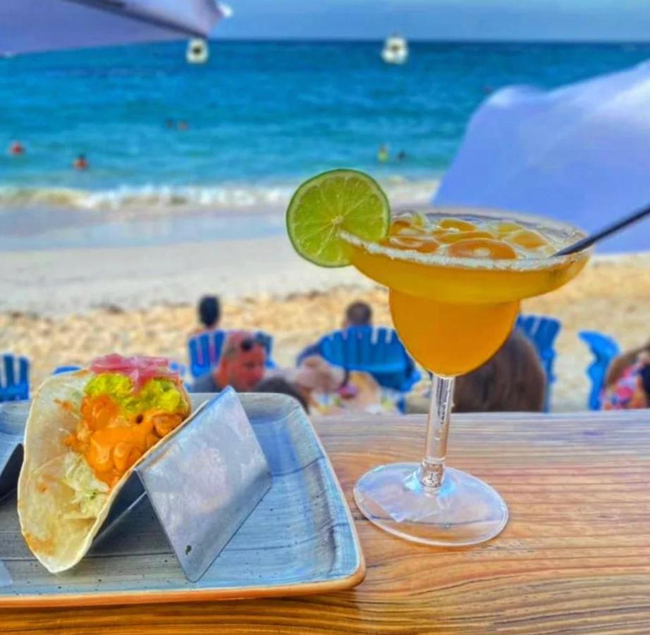 Los Corales Villas And Suites - Beach Club, Spa, Restaurants Punta Cana Exterior photo